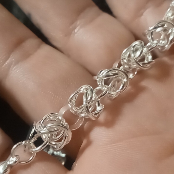 Circle link chain Bracelet. Sterling 925 size 8 very unique links great shine. - Picture 5 of 8